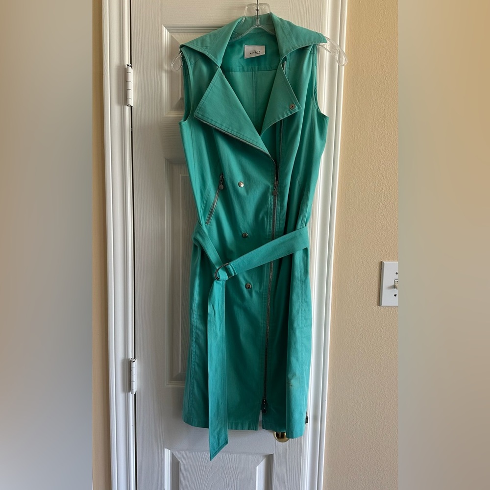 Summer blue dress has front zipper